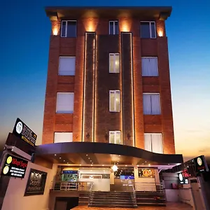 hotel-dolphin-international.hotels-varanasi.com/