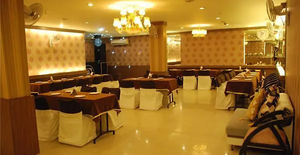 Hotel Picasso Paschim Vihar Delhi - Couple Friendly Local Ids Accepted 3*, Delhi (National Capital Territory of India)