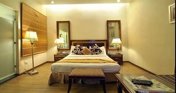 ***  Hotel Picasso Paschim Vihar Delhi - Couple Friendly Local Ids Accepted India