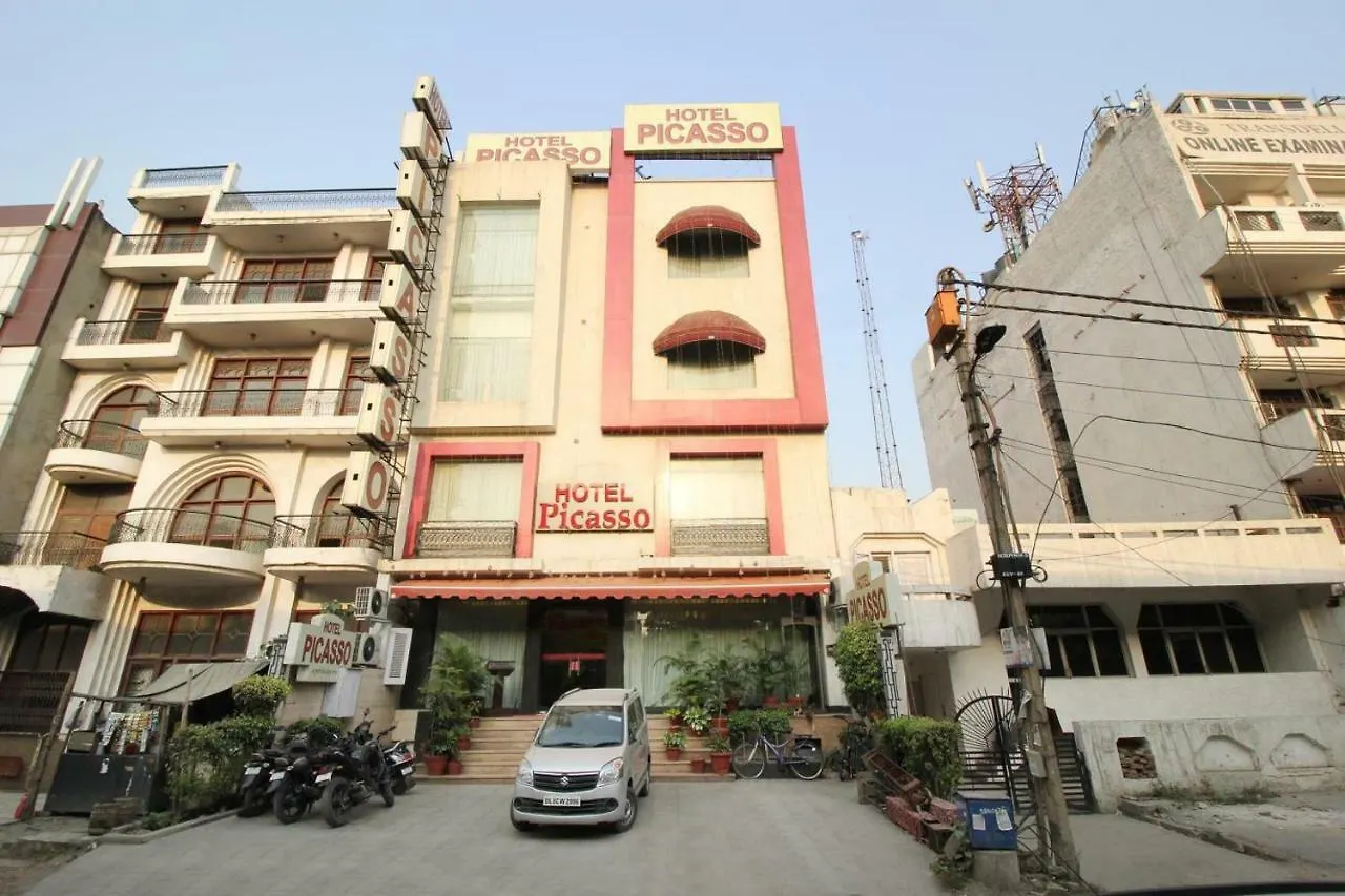 ***  Hotel Picasso Paschim Vihar Delhi - Couple Friendly Local Ids Accepted India