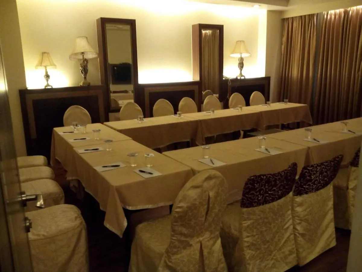 Hotel Picasso Paschim Vihar Delhi - Couple Friendly Local Ids Accepted 3*, Delhi (National Capital Territory of India)