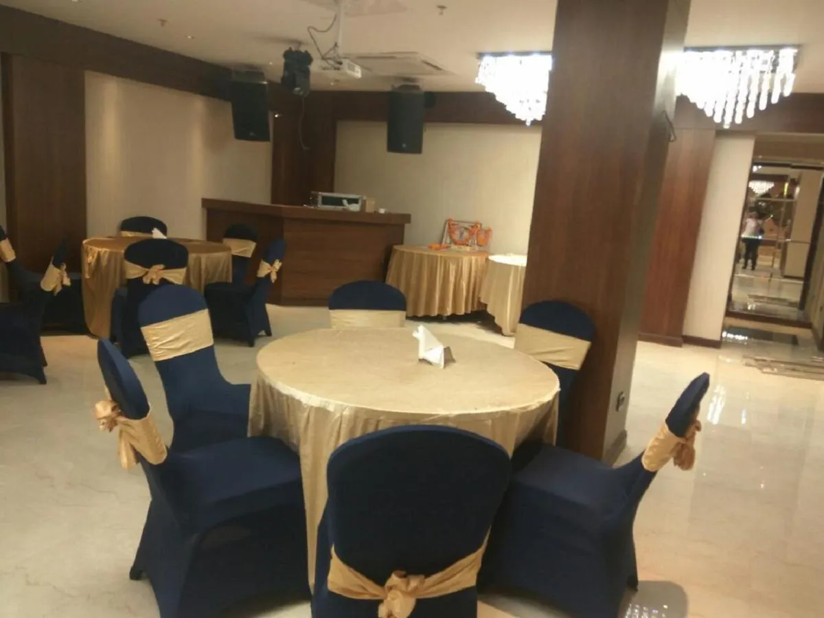Hotel Picasso Paschim Vihar Delhi - Couple Friendly Local Ids Accepted  Delhi (National Capital Territory of India)